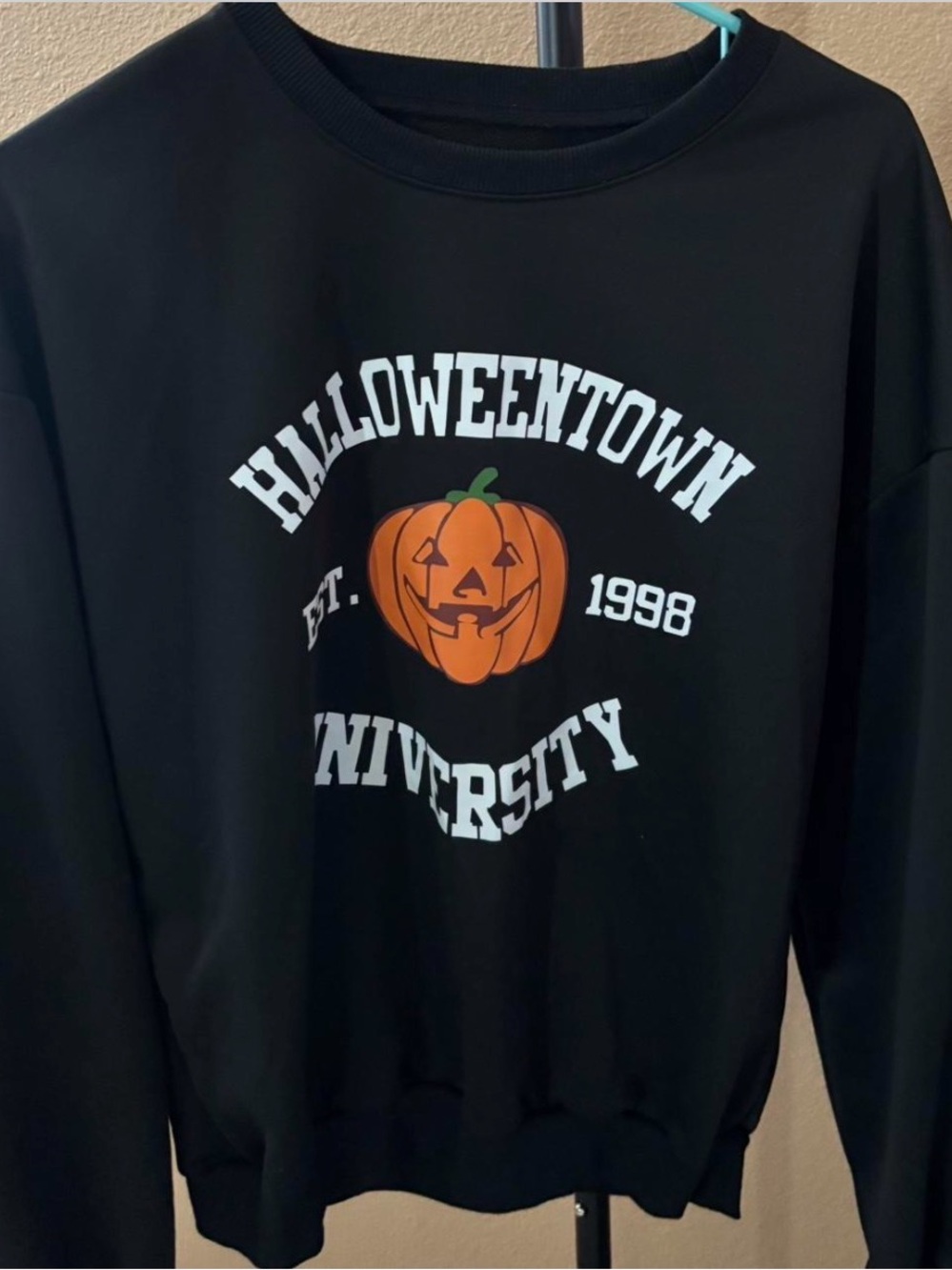 SHEIN Black Crewneck Sweatshirt with Orange Pumpkin Graphic